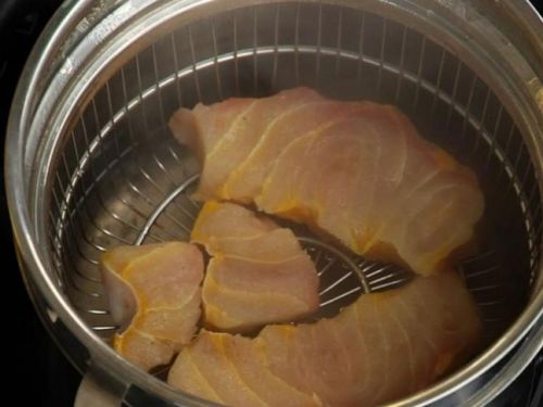 Куски осетрины