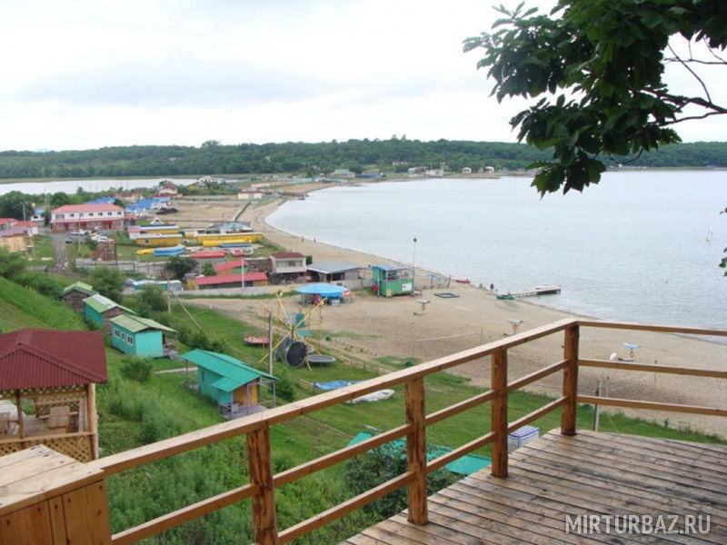 Пляж турбазы Лукоморье