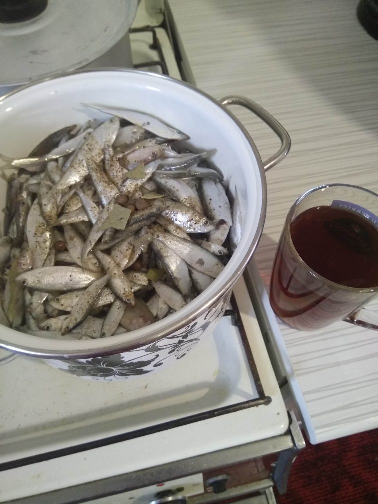 Фото рецепта - Домашняя рыбная консерва, приготовленная в мультиварке - шаг 2