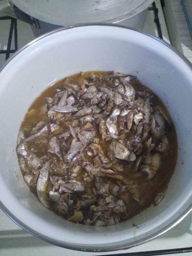 Фото рецепта - Домашняя рыбная консерва, приготовленная в мультиварке - шаг 3